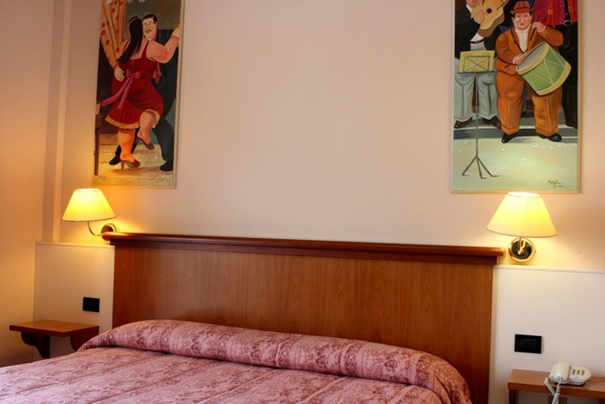 Hotel Excelsior Vasto Esterno foto