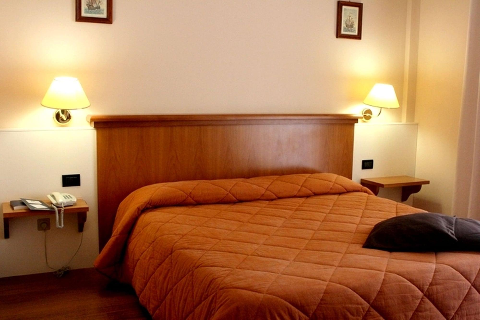 Hotel Excelsior Vasto Esterno foto